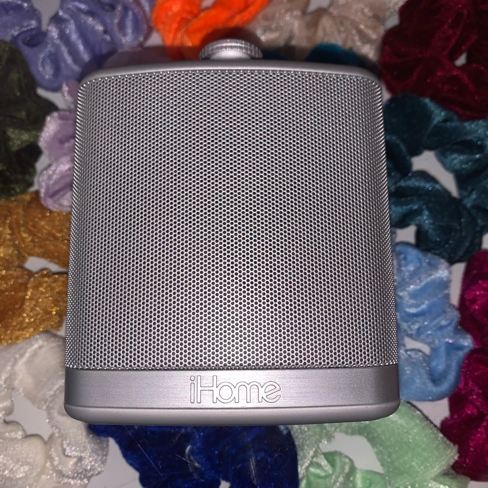 Ihome sound flask speaker